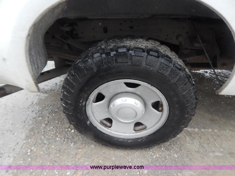 image for item B5841 2007 Ford F250 pickup truck