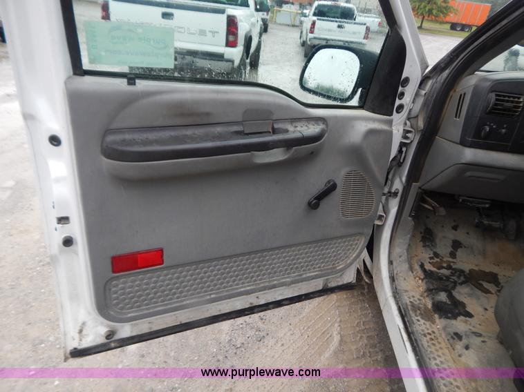 image for item B5841 2007 Ford F250 pickup truck