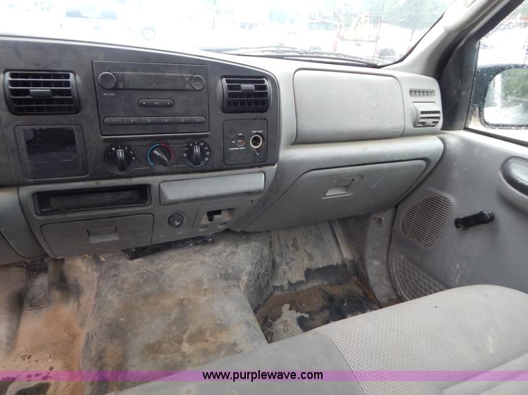 image for item B5841 2007 Ford F250 pickup truck