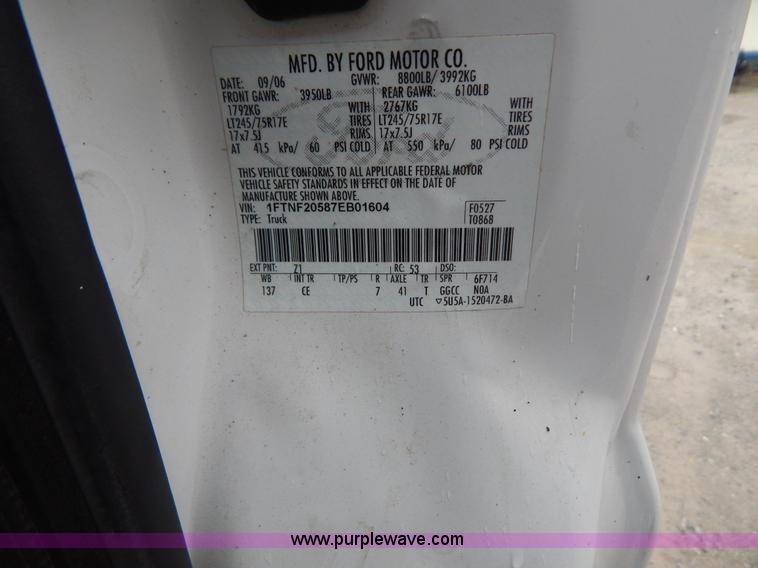 image for item B5841 2007 Ford F250 pickup truck