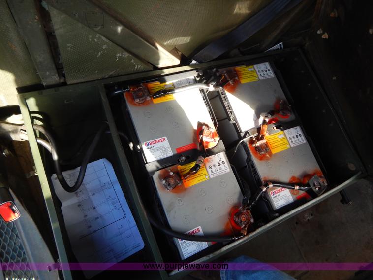 image for item B5933 1984 Am General M925 military truck