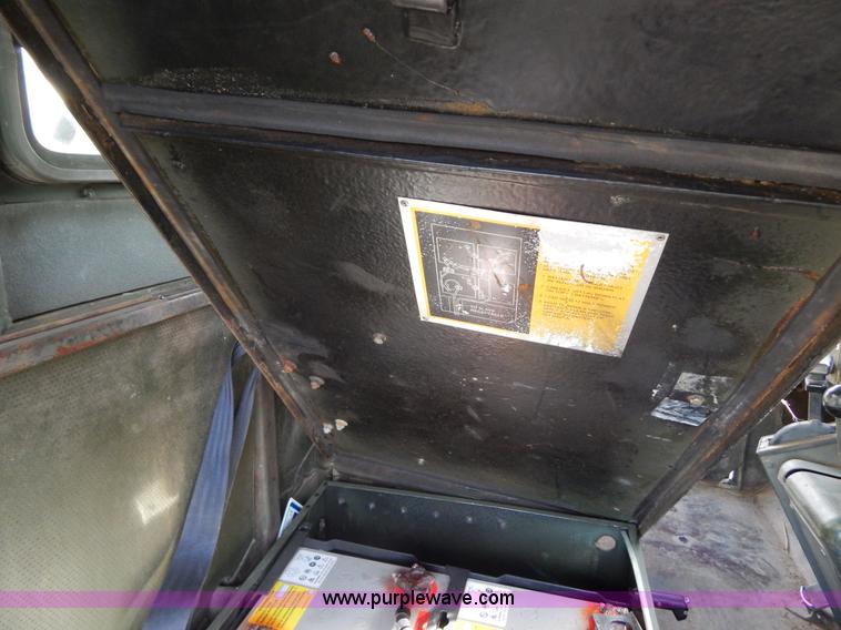 image for item B5933 1984 Am General M925 military truck