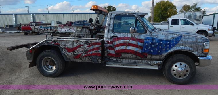 image for item B5944 1994 Ford F350 XL tow truck