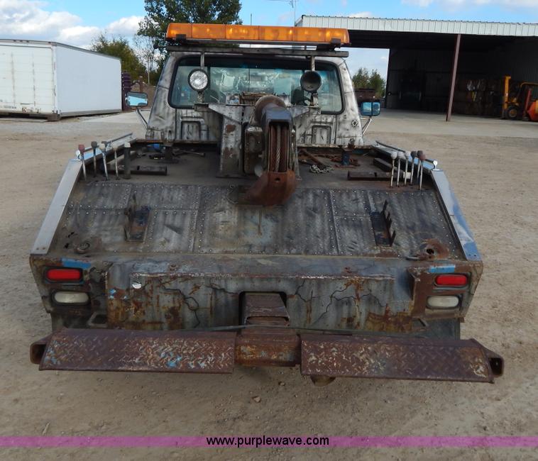 image for item B5944 1994 Ford F350 XL tow truck
