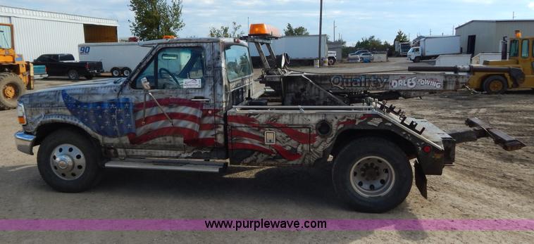 image for item B5944 1994 Ford F350 XL tow truck