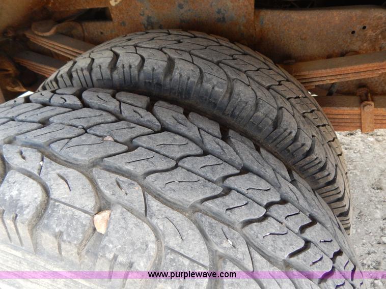 image for item B5944 1994 Ford F350 XL tow truck