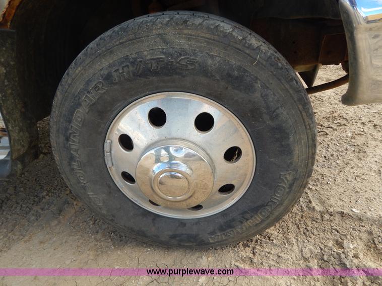 image for item B5944 1994 Ford F350 XL tow truck