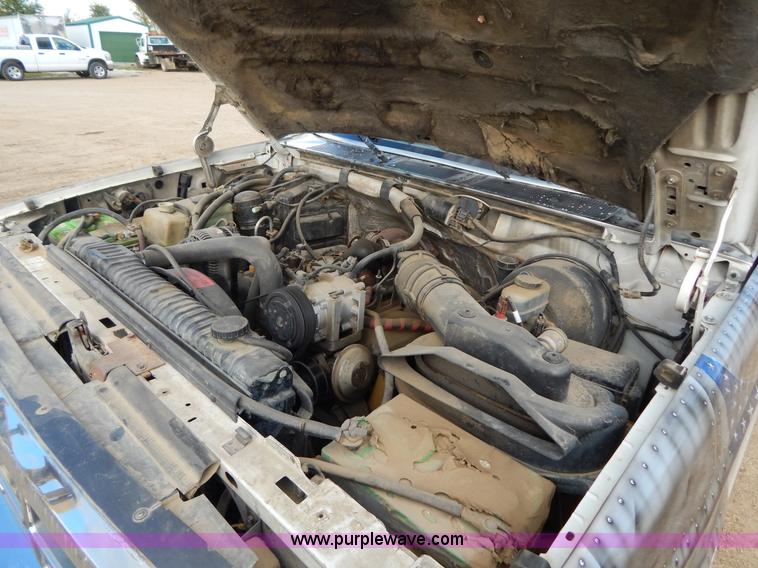 image for item B5944 1994 Ford F350 XL tow truck