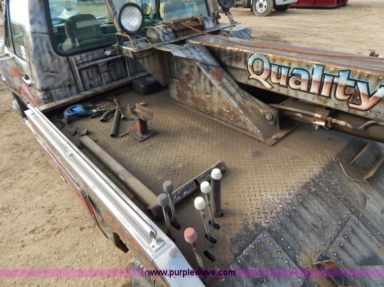 image for item B5944 1994 Ford F350 XL tow truck