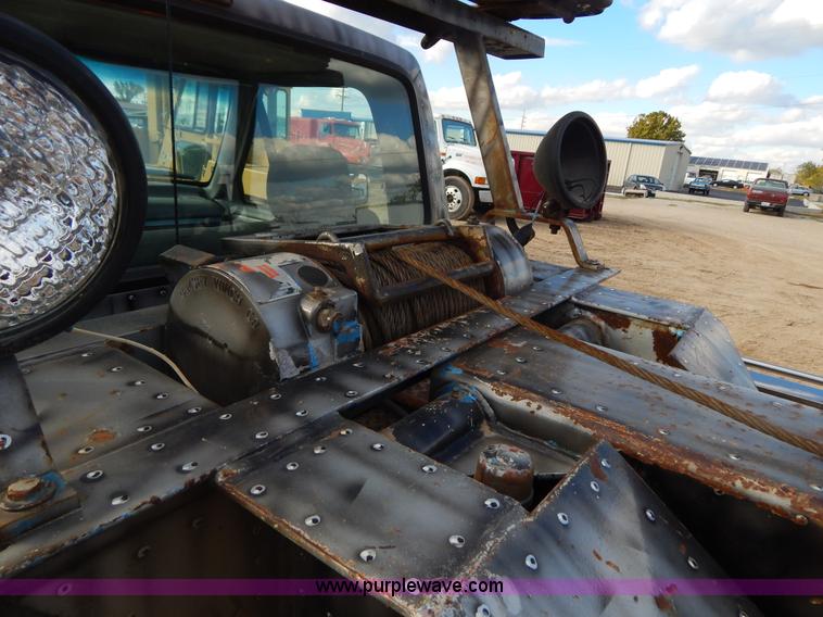 image for item B5944 1994 Ford F350 XL tow truck