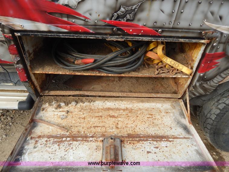 image for item B5944 1994 Ford F350 XL tow truck