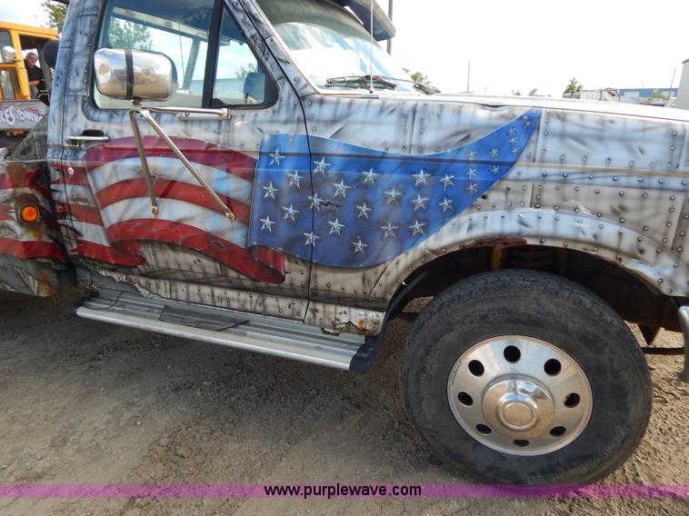 image for item B5944 1994 Ford F350 XL tow truck