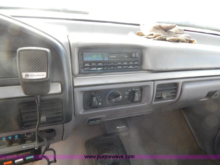 image for item B5944 1994 Ford F350 XL tow truck