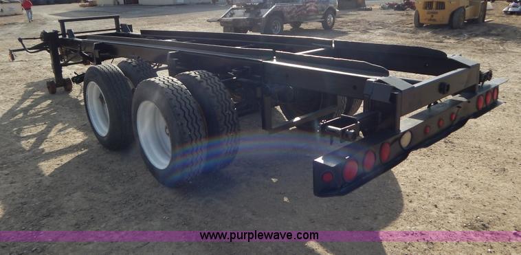 image for item B5949 1990 Galbreath roll off trailer