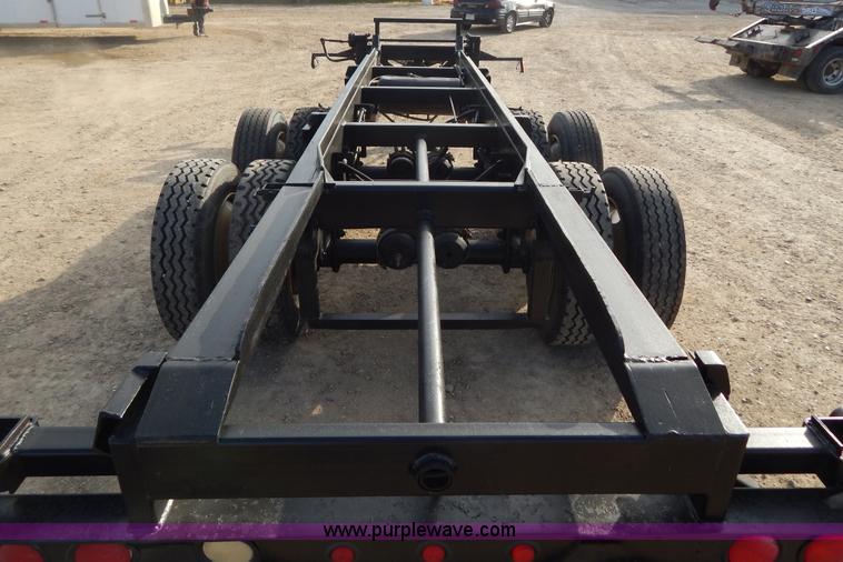 image for item B5949 1990 Galbreath roll off trailer