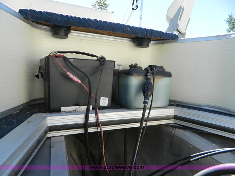 image for item D6041 2002 Lowe Suncruiser Trinidad 204 20' pontoon boat