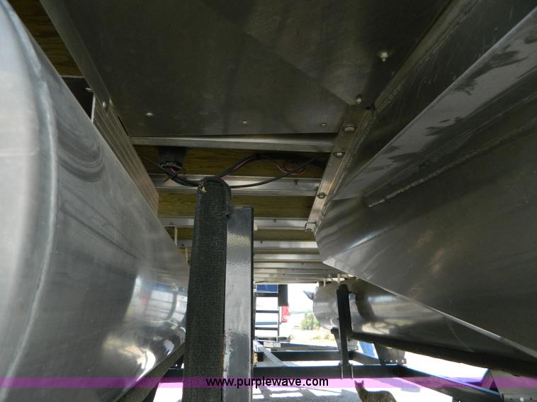 image for item D6041 2002 Lowe Suncruiser Trinidad 204 20' pontoon boat