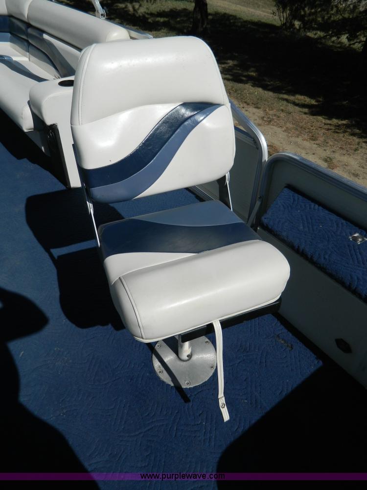 image for item D6041 2002 Lowe Suncruiser Trinidad 204 20' pontoon boat