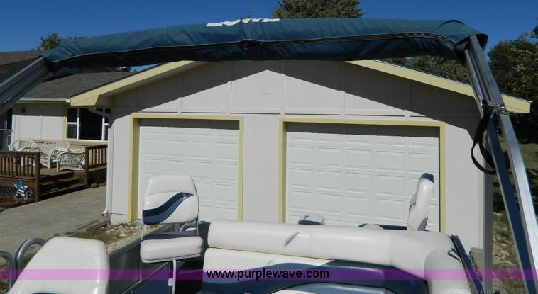 image for item D6041 2002 Lowe Suncruiser Trinidad 204 20' pontoon boat