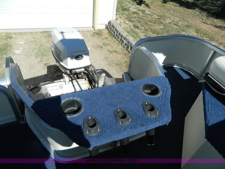 image for item D6041 2002 Lowe Suncruiser Trinidad 204 20' pontoon boat