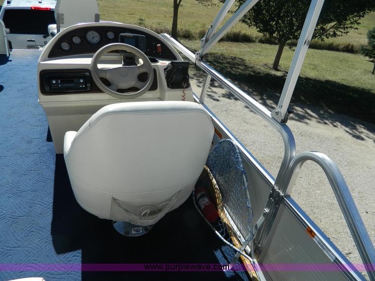 image for item D6041 2002 Lowe Suncruiser Trinidad 204 20' pontoon boat