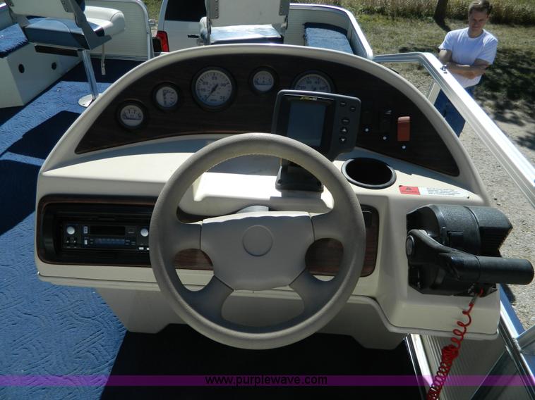 image for item D6041 2002 Lowe Suncruiser Trinidad 204 20' pontoon boat