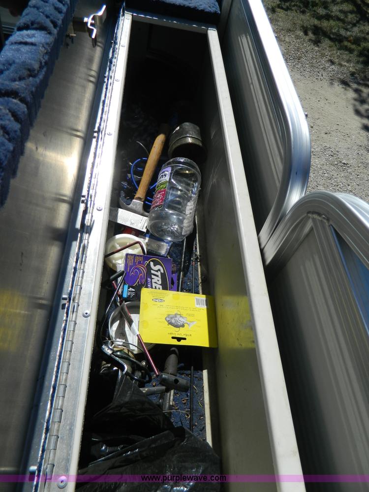 image for item D6041 2002 Lowe Suncruiser Trinidad 204 20' pontoon boat