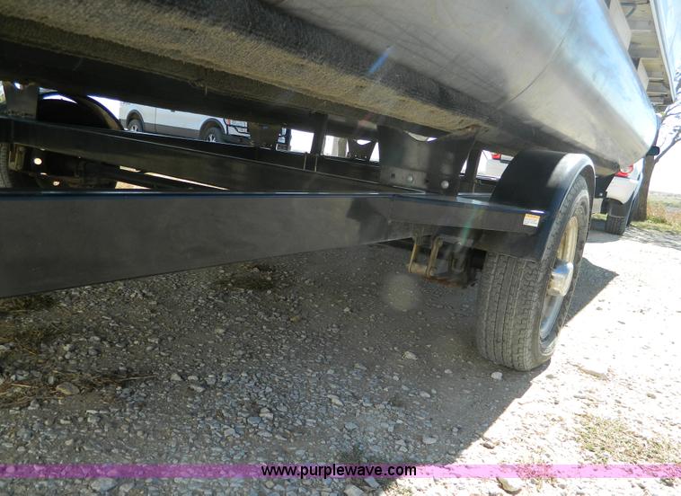 image for item D6041 2002 Lowe Suncruiser Trinidad 204 20' pontoon boat