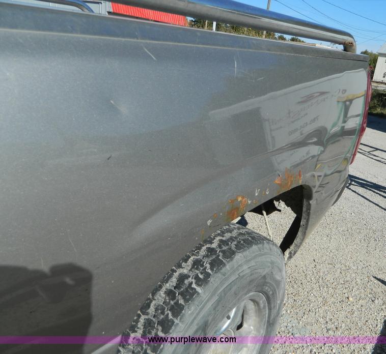 image for item D6055 2000 Chevrolet Silverado 1500 Ext. Cab pickup truck