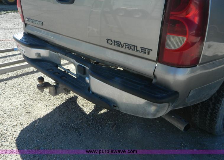 image for item D6055 2000 Chevrolet Silverado 1500 Ext. Cab pickup truck