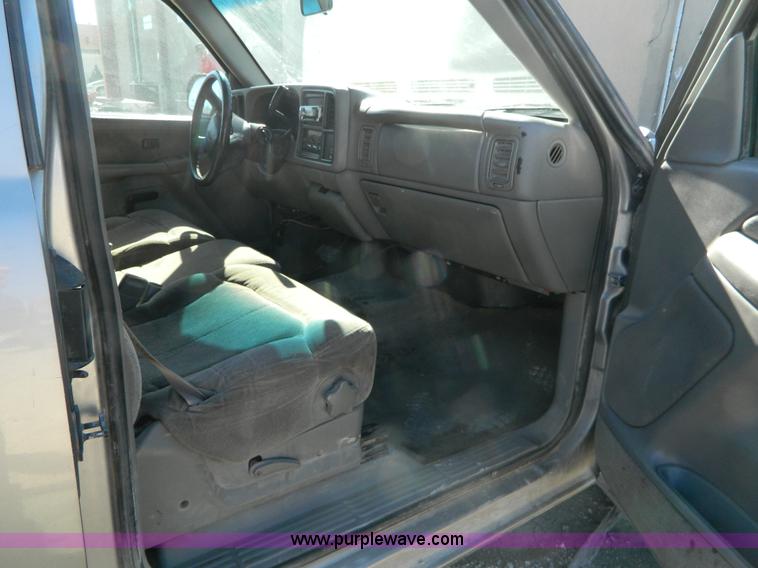 image for item D6055 2000 Chevrolet Silverado 1500 Ext. Cab pickup truck