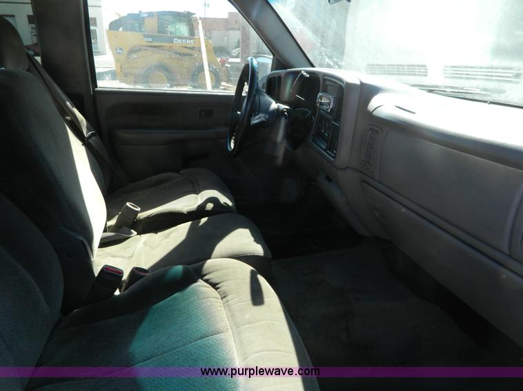 image for item D6055 2000 Chevrolet Silverado 1500 Ext. Cab pickup truck