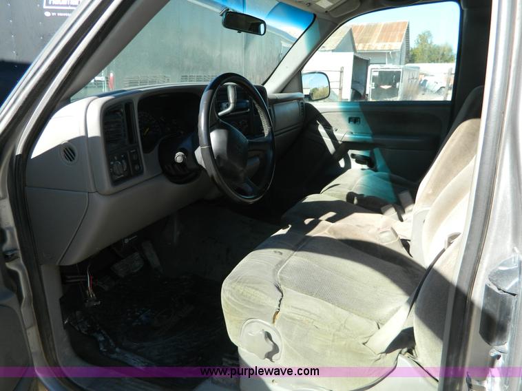 image for item D6055 2000 Chevrolet Silverado 1500 Ext. Cab pickup truck