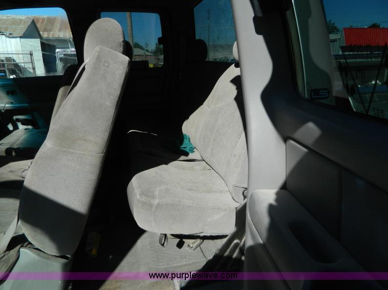 image for item D6055 2000 Chevrolet Silverado 1500 Ext. Cab pickup truck