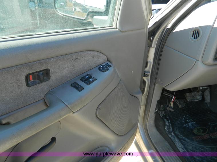 image for item D6055 2000 Chevrolet Silverado 1500 Ext. Cab pickup truck