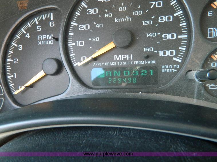 image for item D6055 2000 Chevrolet Silverado 1500 Ext. Cab pickup truck