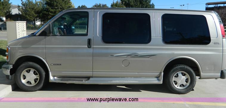image for item D6056 1999 Chevrolet Express 1500 Cargo van