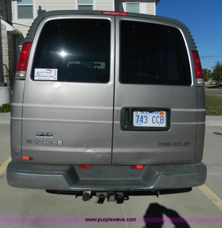 image for item D6056 1999 Chevrolet Express 1500 Cargo van