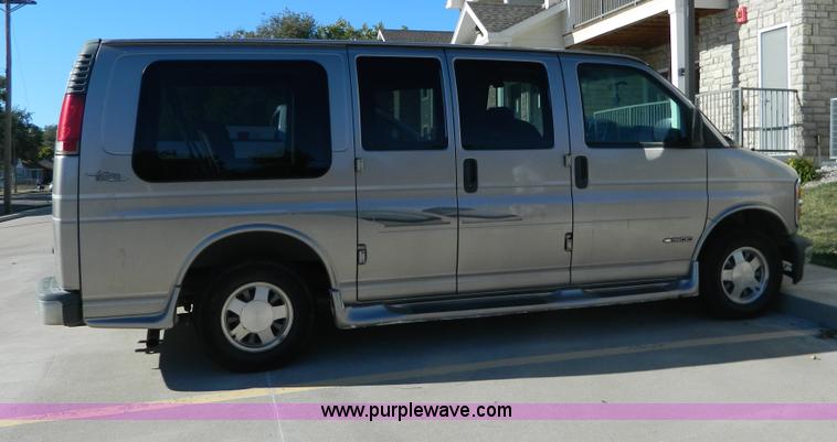 image for item D6056 1999 Chevrolet Express 1500 Cargo van