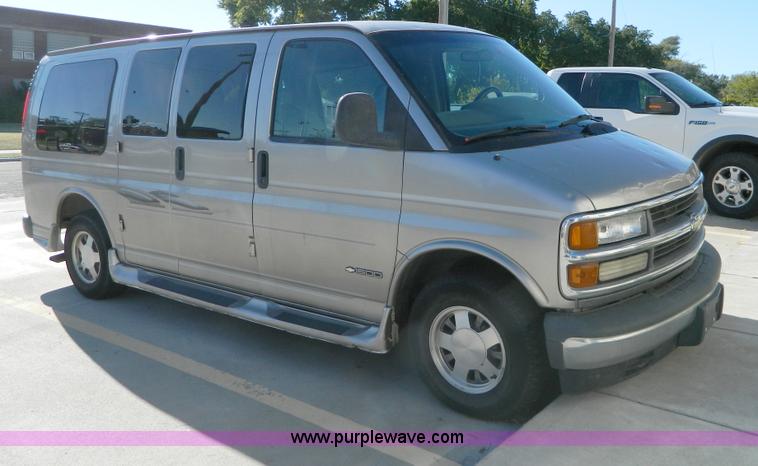 image for item D6056 1999 Chevrolet Express 1500 Cargo van