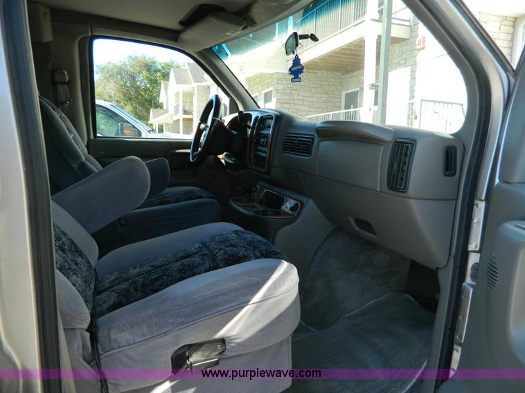 image for item D6056 1999 Chevrolet Express 1500 Cargo van