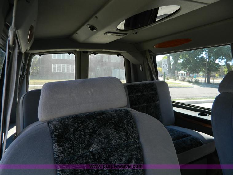 image for item D6056 1999 Chevrolet Express 1500 Cargo van