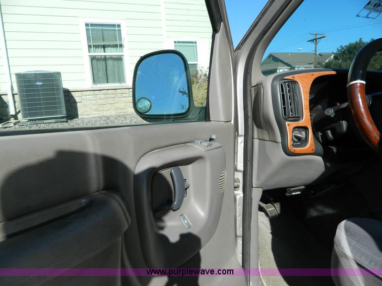 image for item D6056 1999 Chevrolet Express 1500 Cargo van