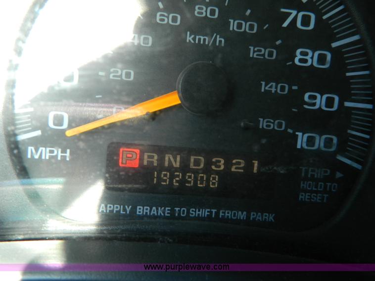 image for item D6056 1999 Chevrolet Express 1500 Cargo van