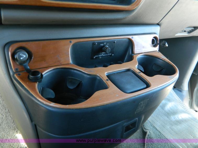 image for item D6056 1999 Chevrolet Express 1500 Cargo van