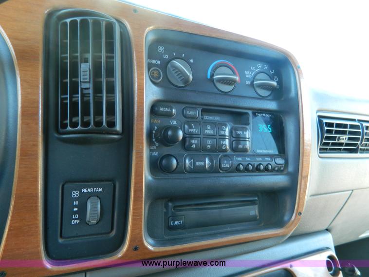 image for item D6056 1999 Chevrolet Express 1500 Cargo van