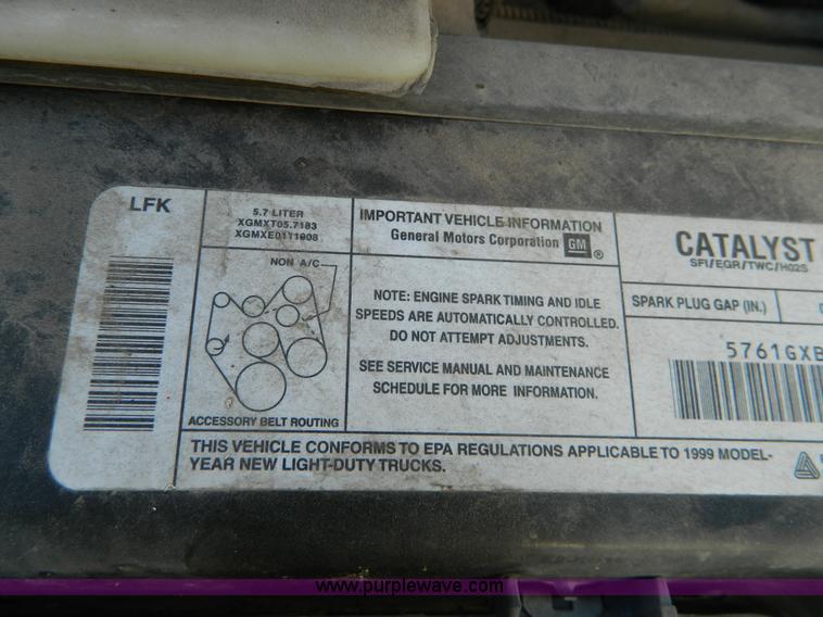 image for item D6056 1999 Chevrolet Express 1500 Cargo van