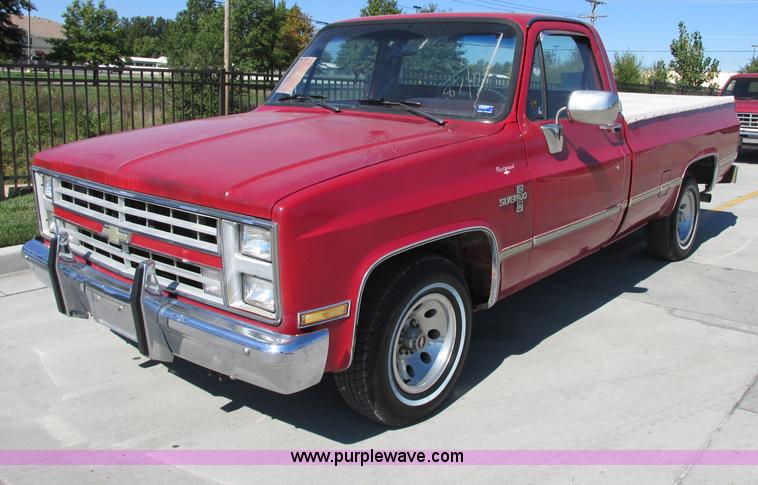 image for item F5320 1987 Chevrolet Silverado C10 pickup truck