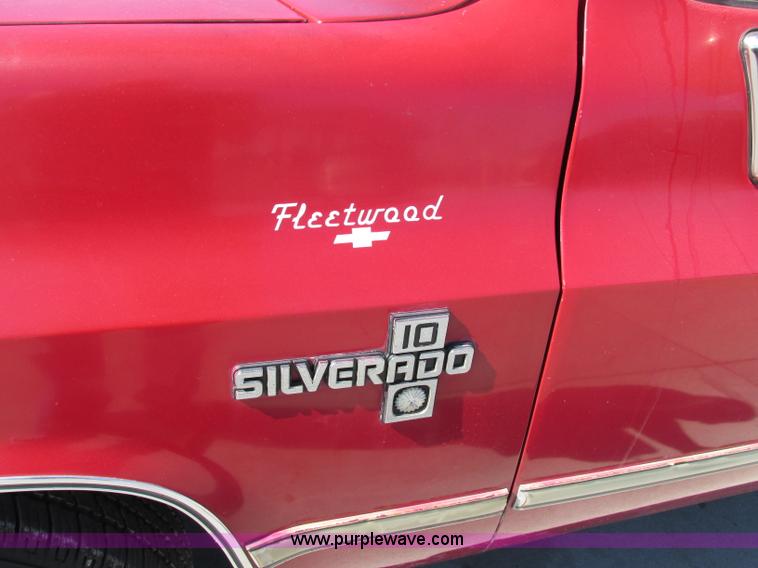 image for item F5320 1987 Chevrolet Silverado C10 pickup truck