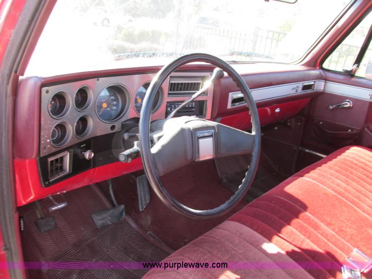 image for item F5320 1987 Chevrolet Silverado C10 pickup truck